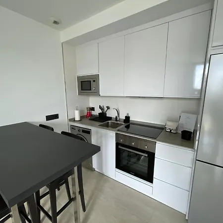 Lhome Apartment *