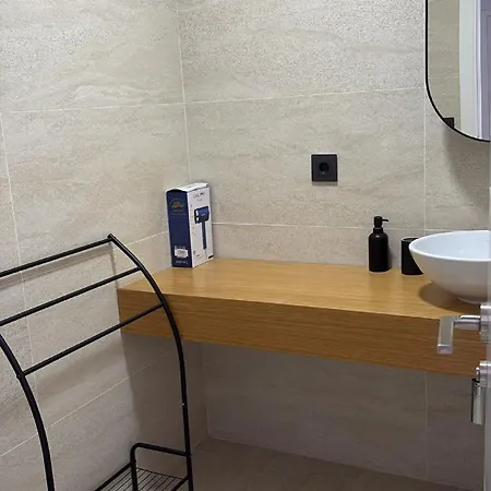 Lhome Apartment *